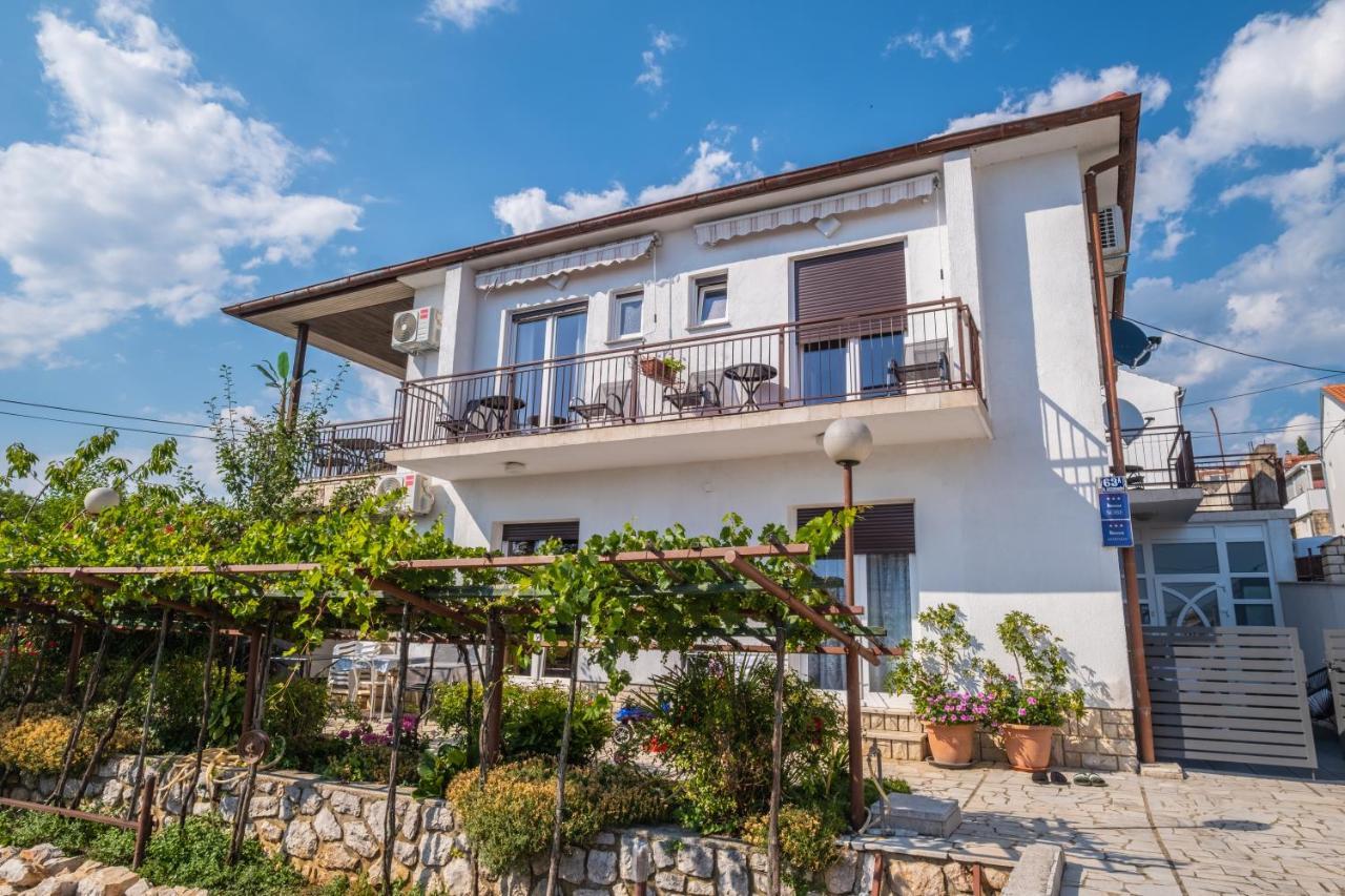 Premium Relax Rooms Novi Vinodolski Exterior photo