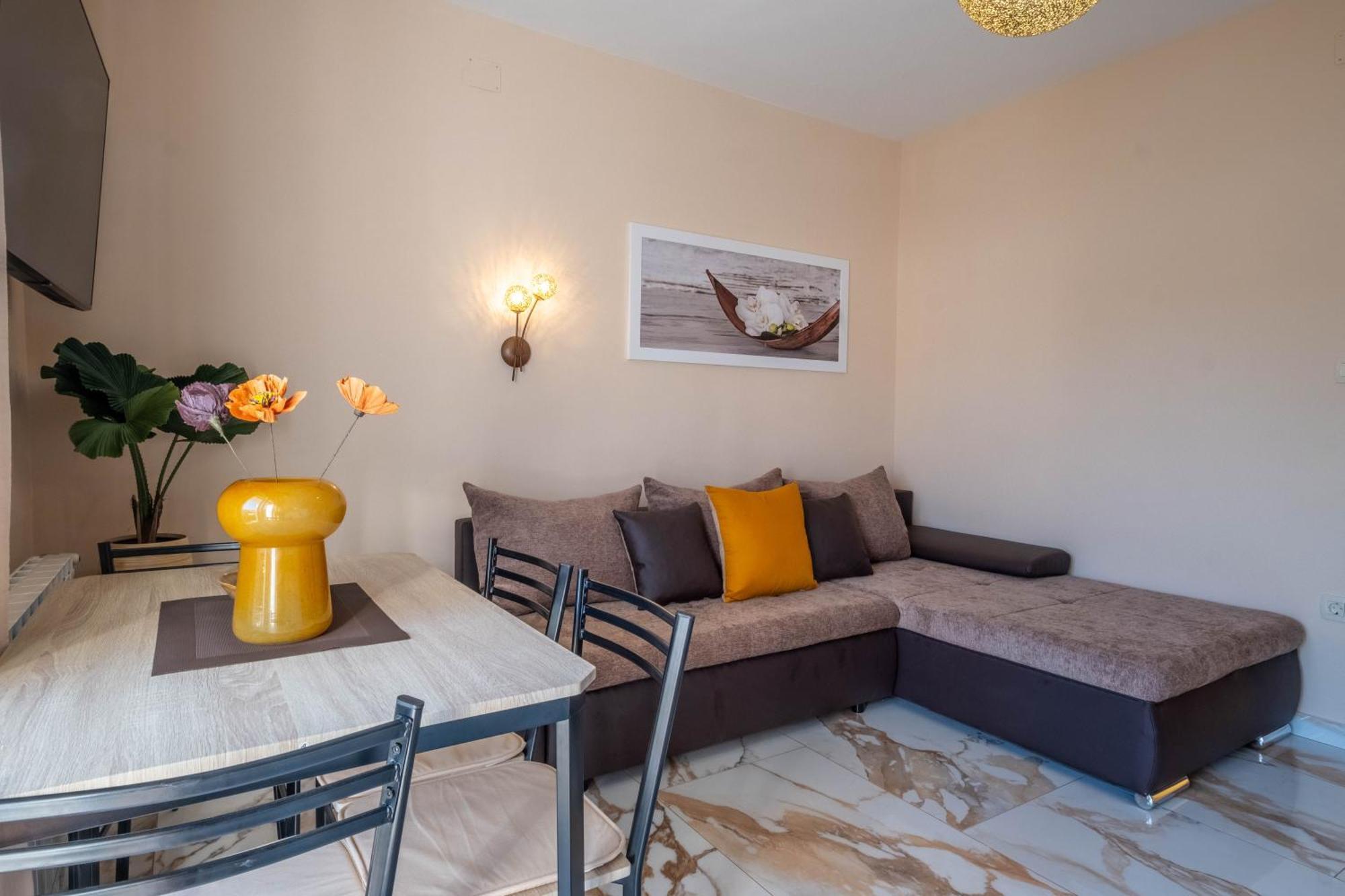 Premium Relax Rooms Novi Vinodolski Exterior photo